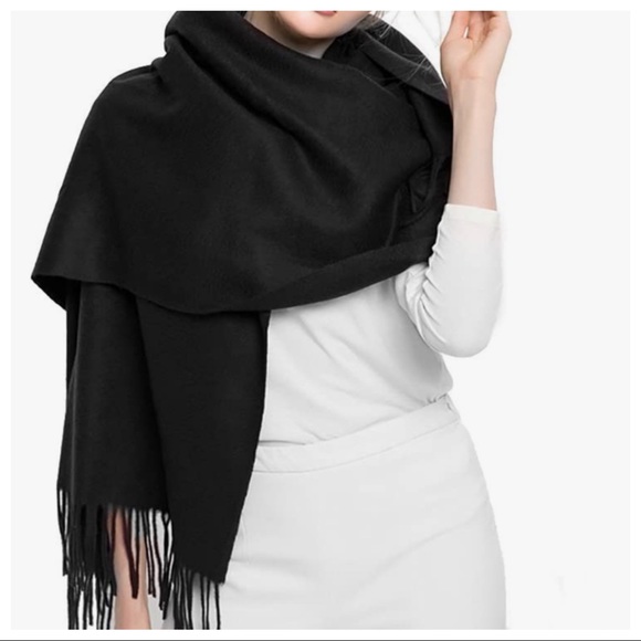 Cashmere Fabulous soft black fringe scarf - Picture 3 of 3